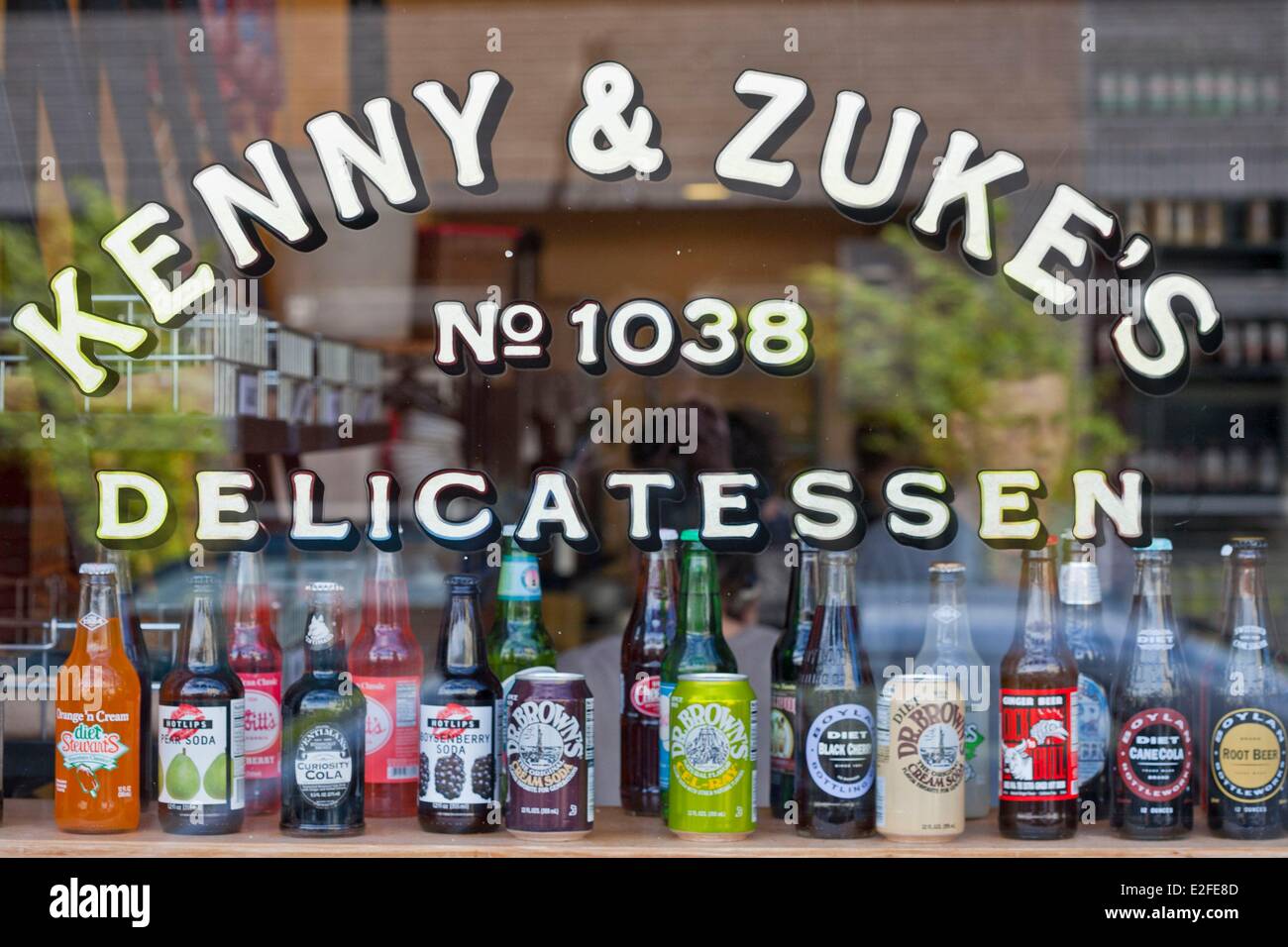USA, Oregon, Portland, Kenny & Zuke Feinkost Schaufenster restaurant Stockfoto
