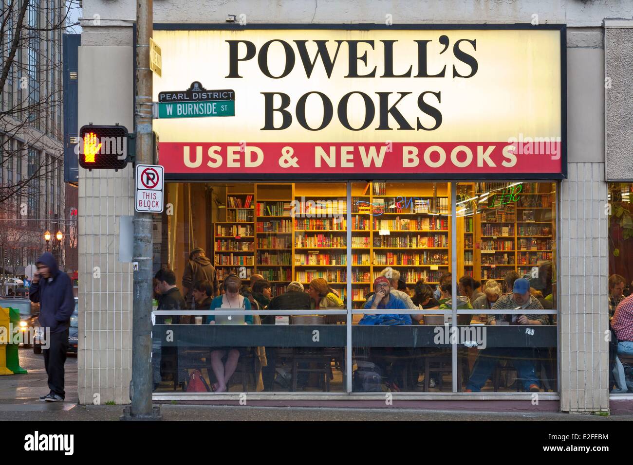 Vereinigten Staaten Oregon Portland Pearl District Powells Bücher die größte unabhängige Buchhandlung in der Welt von neuen und gebrauchten Stockfoto