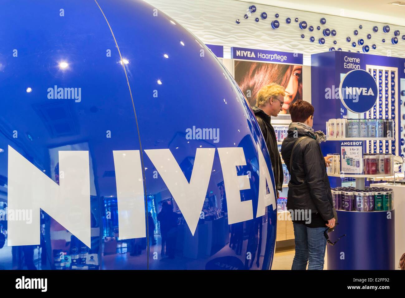 Deutschland Hamburg Nivea Haus Marke Nivea Wurde Lokal Im Jahre