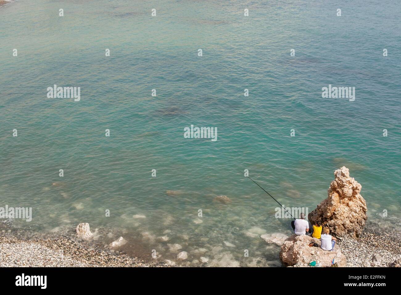 Zypern, Paphos Bezirk, Petra Tou Romiou, legendäre Geburtsort der Göttin Aphrodite, Fischer Stockfoto