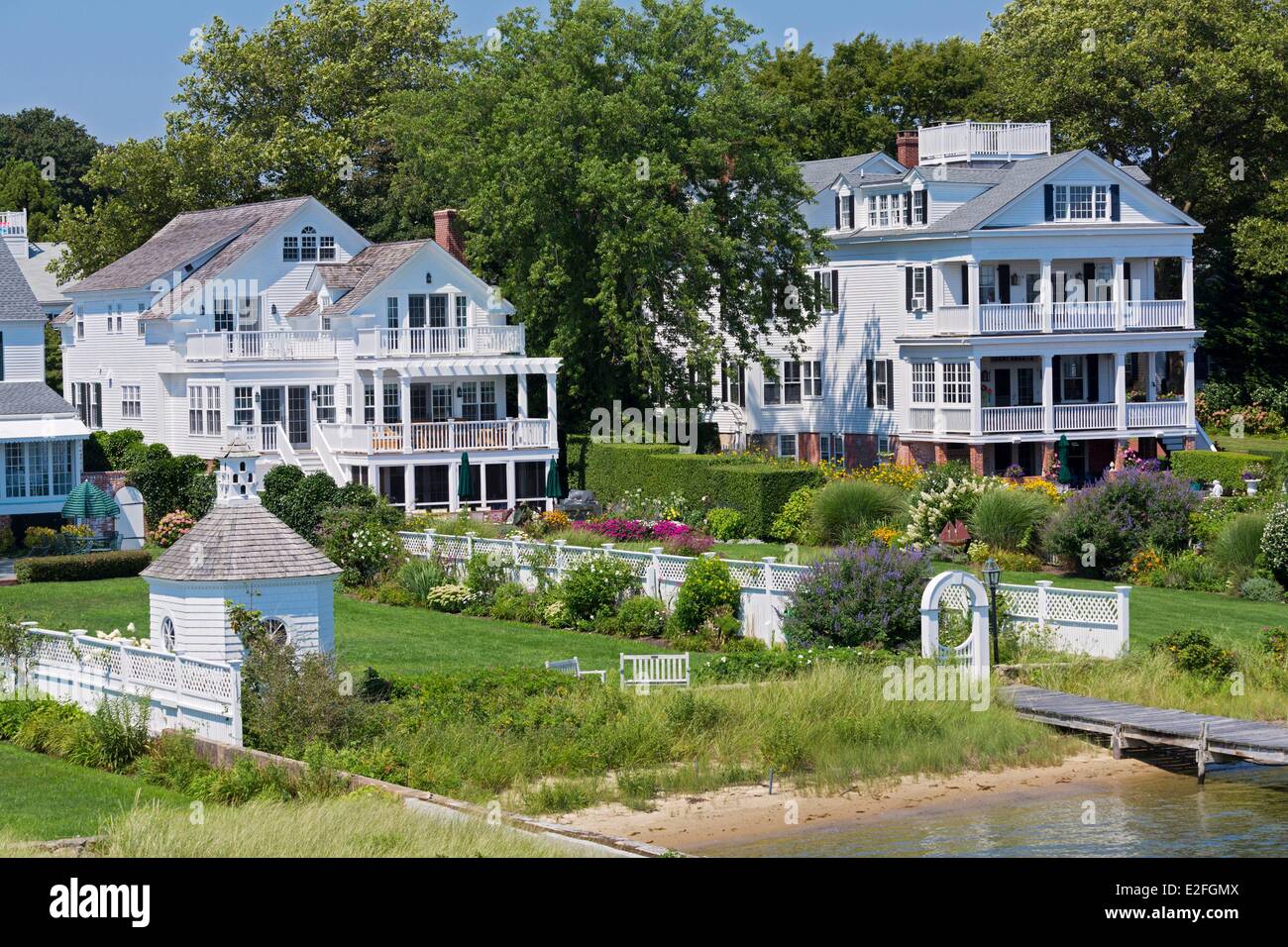 USA, Massachusetts, Cape Cod, der Insel Martha's Vineyard, Edgartown, schöne Häuser von der Küste entfernt Stockfoto