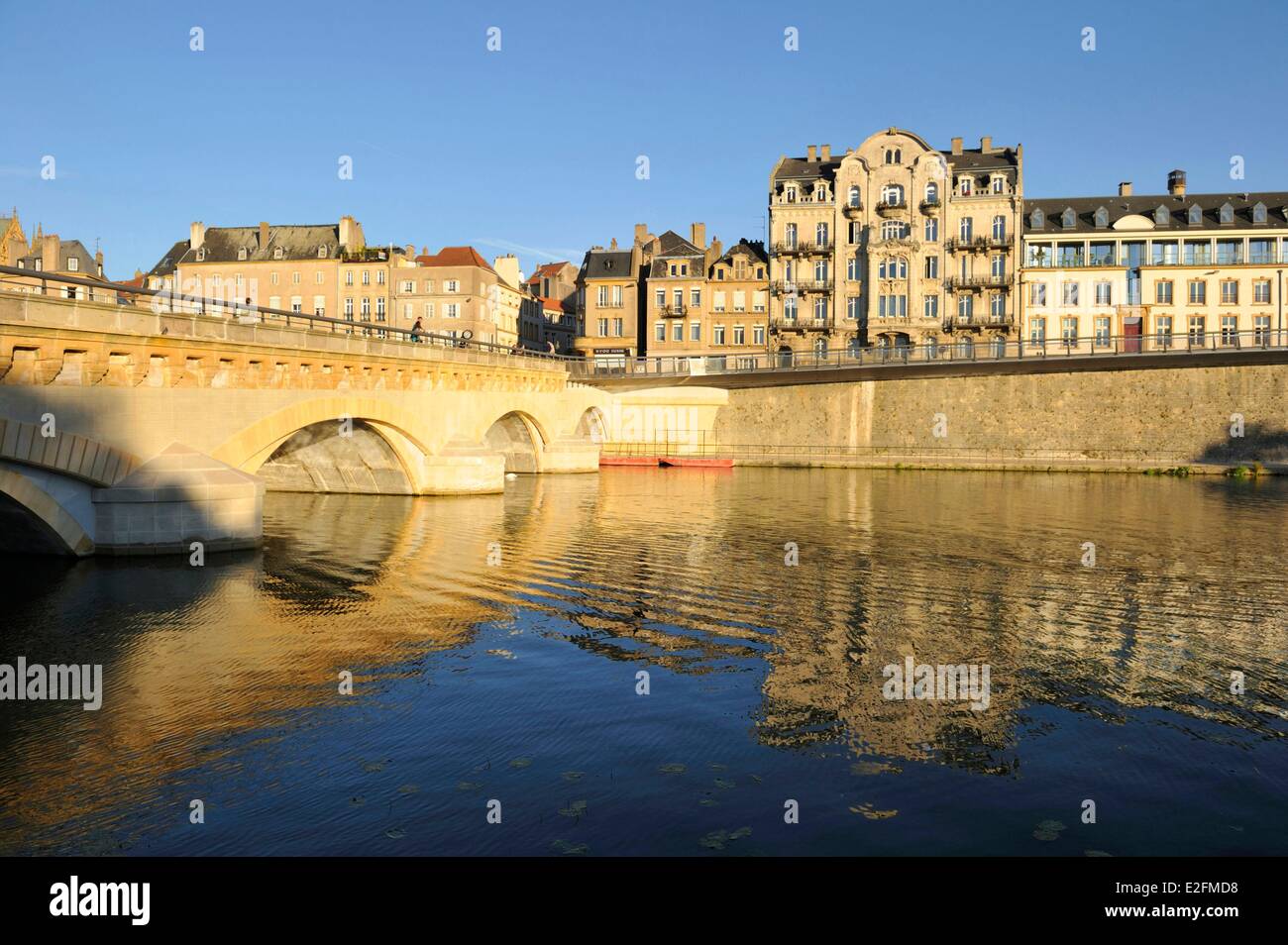 Gebieten Mosel Metz die Moyen überbrücken die Ufer des Flusses Mosel Stockfoto