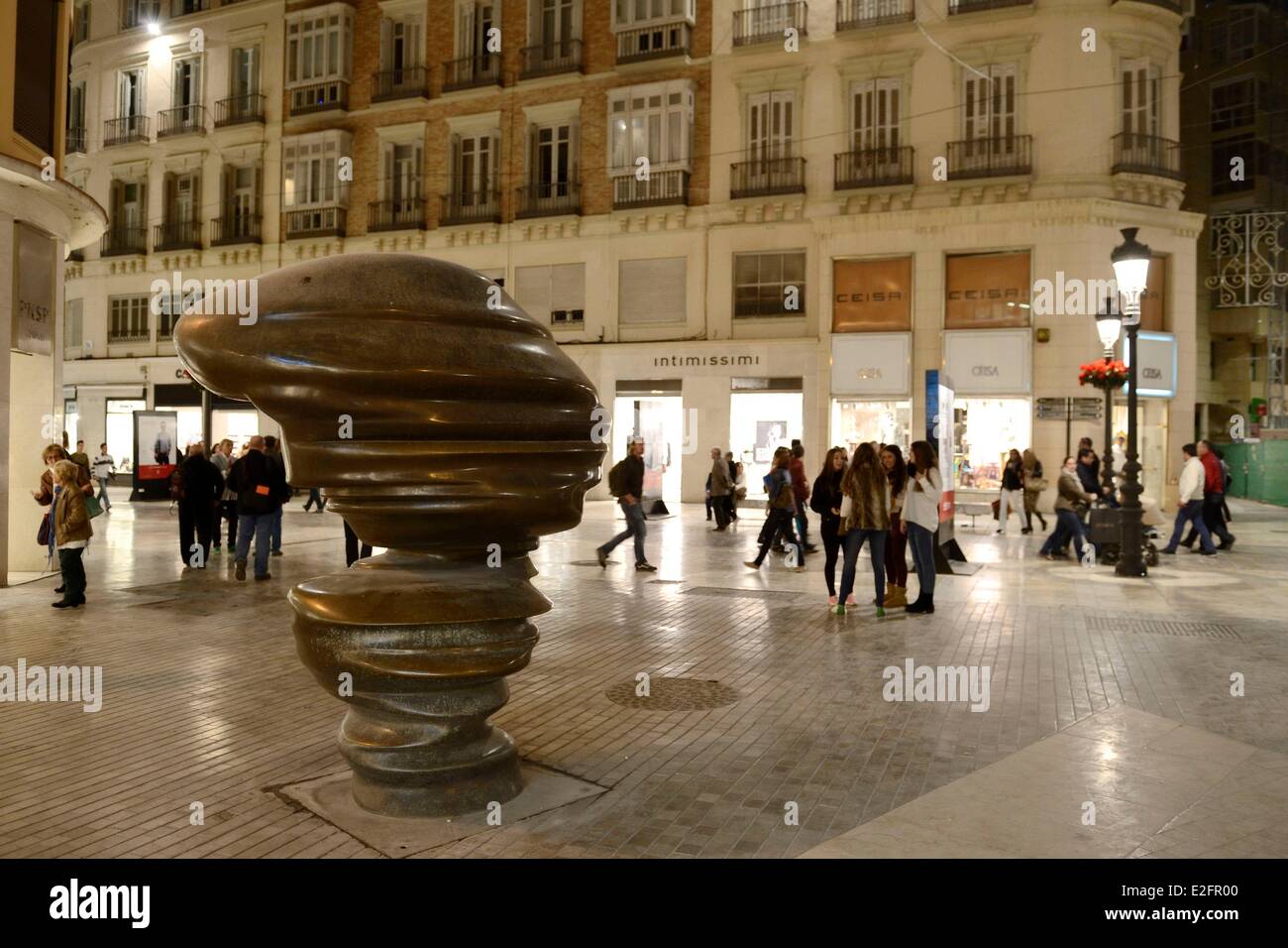 Spanien Andalusien Costa del Sol Malaga die wichtigsten Straße Calle Marques de Larios-Skulptur von Tony Cragg Stockfoto