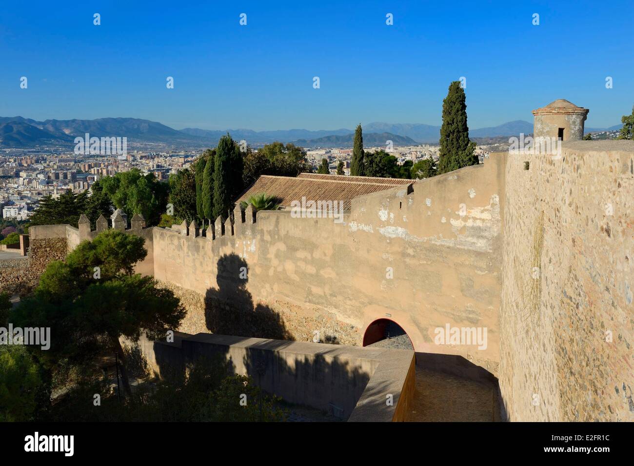 Spanien Andalusien Costa del Sol Malaga das Castillo de Gibralfaro-Burg mit Blick auf die Stadt Stockfoto