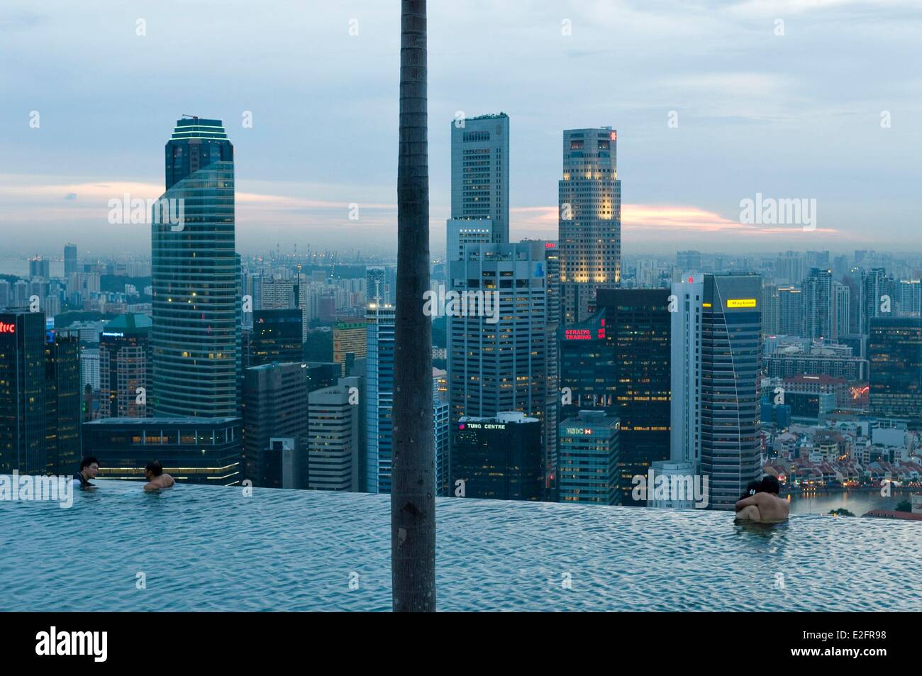 Singapore Marina Bay Marina Bay Sands eröffnet in 2010 2600 Hotelzimmern, entworfen vom Architekten Moshe Safdie SkyPark auf 191 Meter Stockfoto