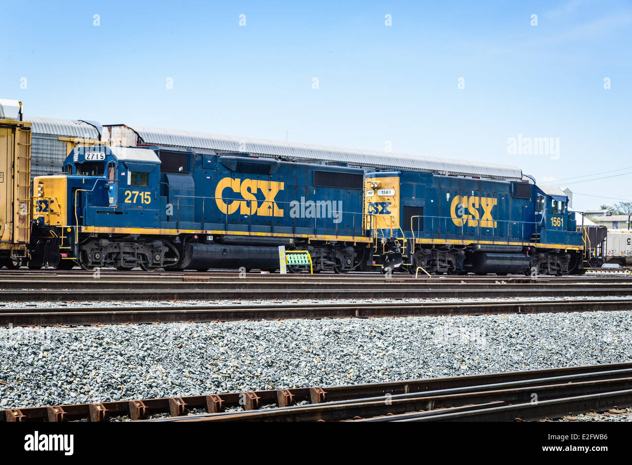 CSX Lokomotiven EMD GP38-2 Nr. 2715 und EMD GP15-1 Nr. 1561, Curtis Bay Hof, Baltimore, MD Stockfoto