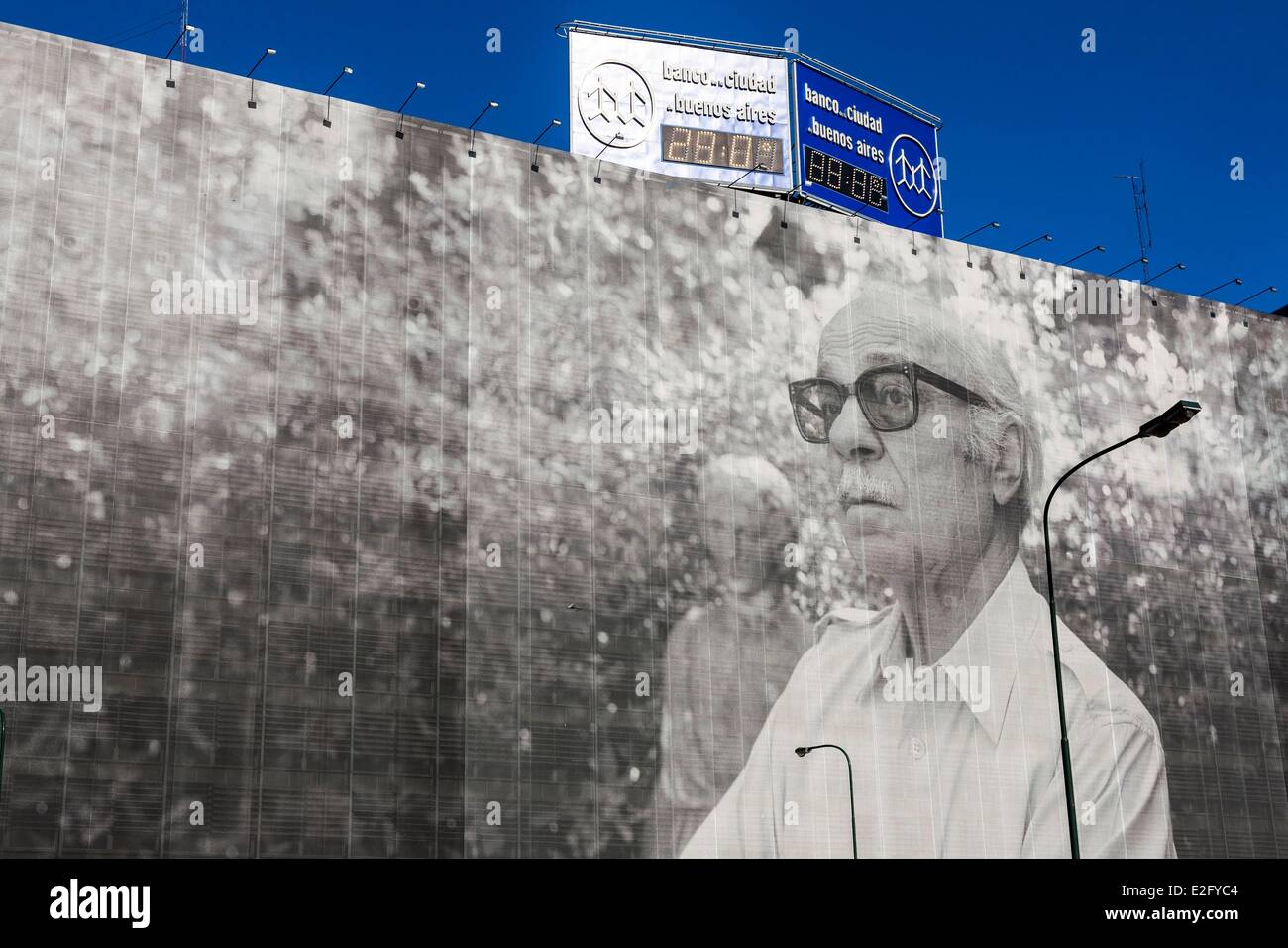 Argentinien Buenos Aires 9 de Julio Avenue (Avenida 9 de Julio) in 1980 Fassade arbeiten mit dem Porträt der argentinischen abgeschlossen Stockfoto