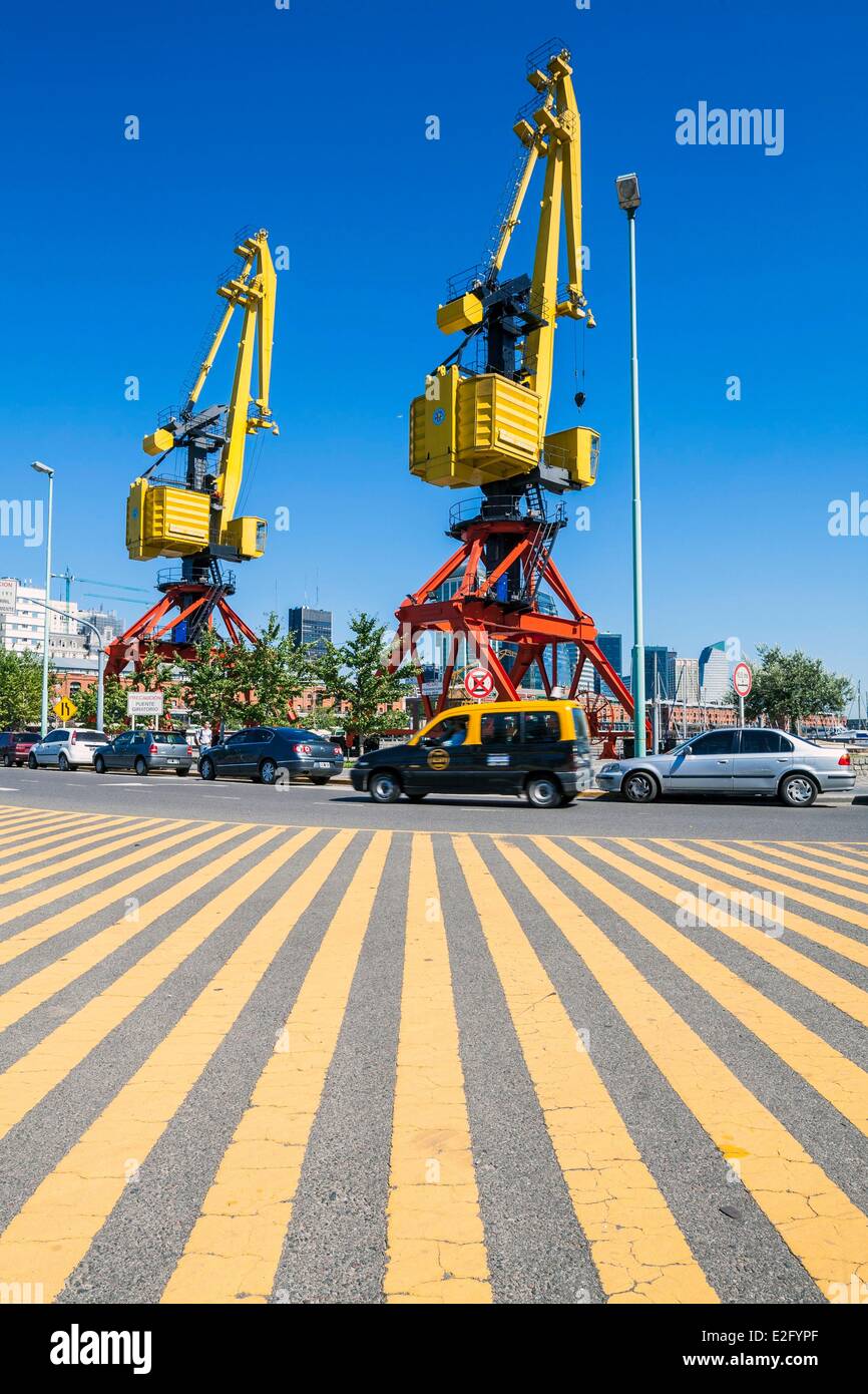 Argentinien Buenos Aires Puerto Madero alten Hafen verwandelt sich in ein neues Wohn- und Büro in den 2000er Jahren alten Frachthafen Stockfoto