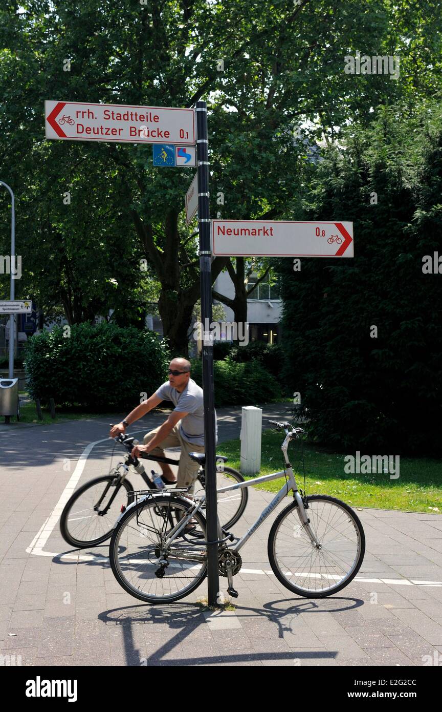 Deutschland Nord Rhein Westfalen Köln Altstadt Radwege Stockfoto