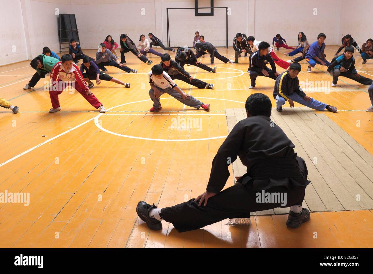 Peru Cuzco Provinz Cuzco Weltkulturerbe von UNESCO-Kinder des Ninos Unidos Peruanos Charitable Foundation Tai-chi Stockfoto
