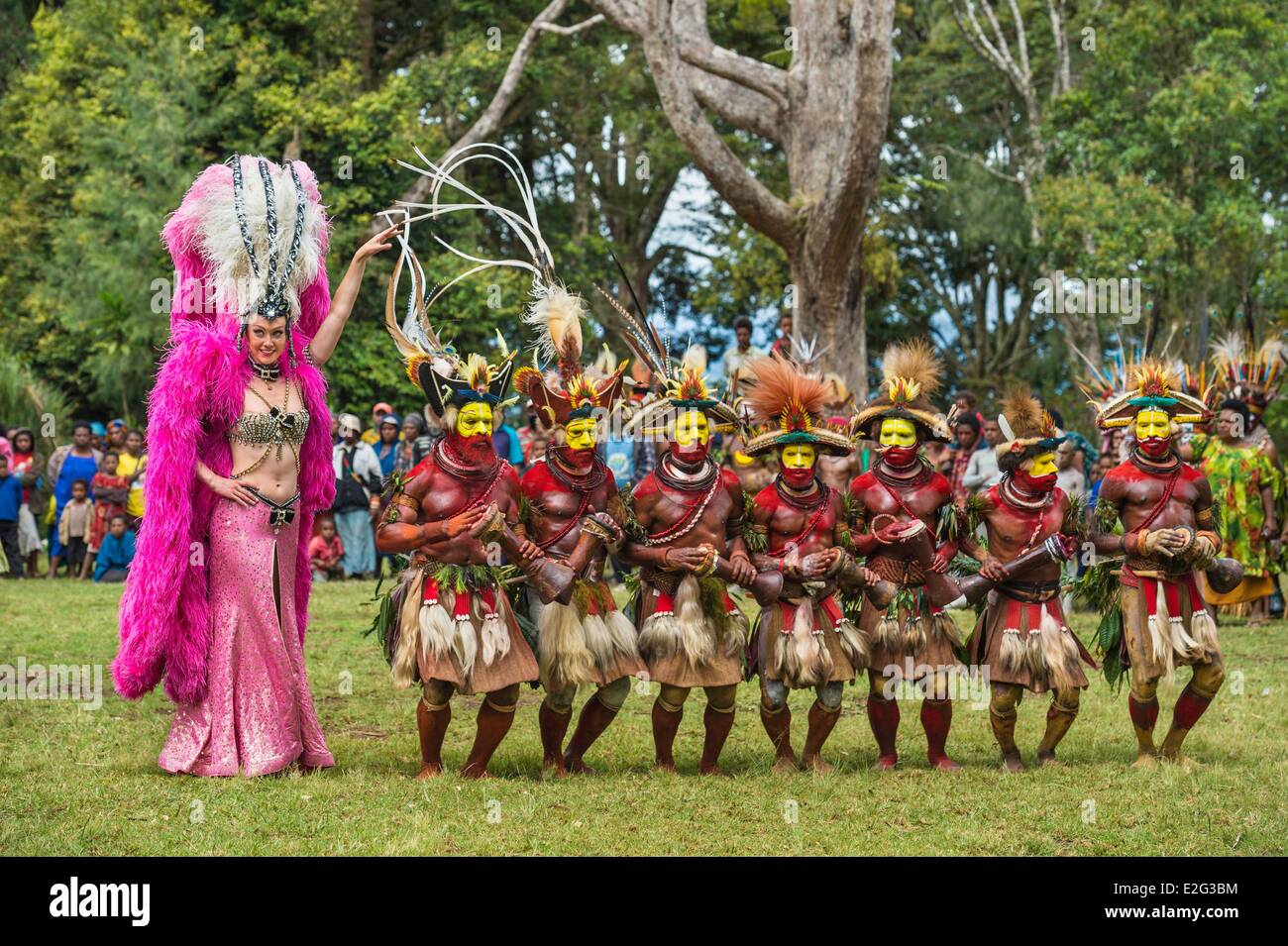 Papua-Neu-Guinea Highands Western Higlands Provinz Mount Hagen Sabla Stamm Julie Bruyere Zara Deane Lido Tänzer teilnehmen Stockfoto