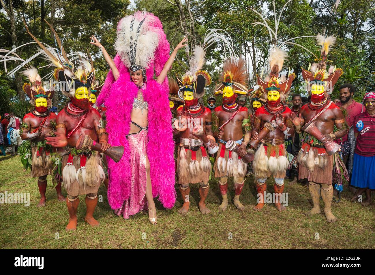 Papua-Neu-Guinea Highands Western Higlands Provinz Mount Hagen Sabla Stamm Julie Bruyere Alexandra Frouin und Zara Deane Stockfoto