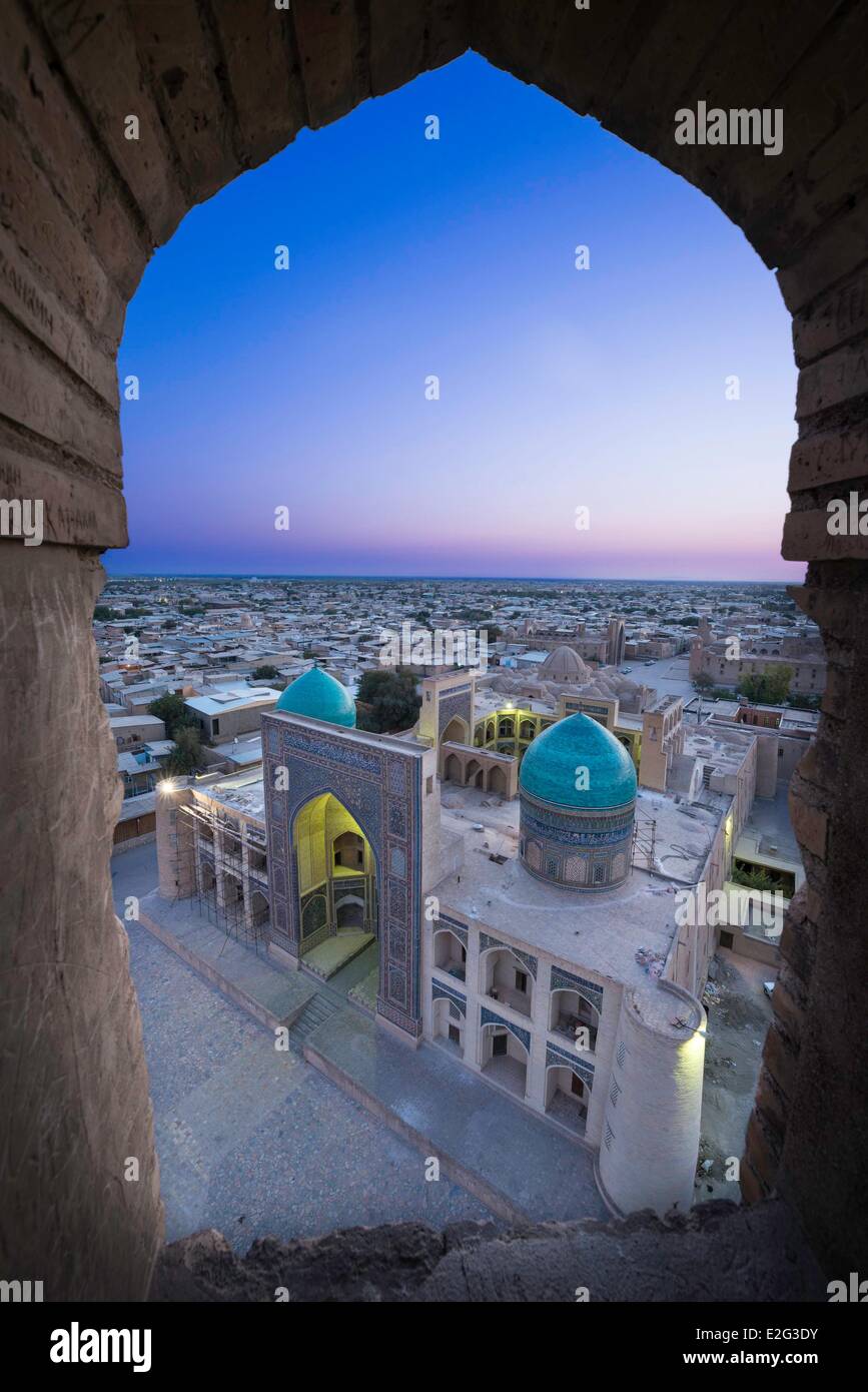 Usbekistan-Seidenstraße-Buchara Altstadt Weltkulturerbe von UNESCO Mir I Arab Medresse gesehen vom Gipfel des Stockfoto