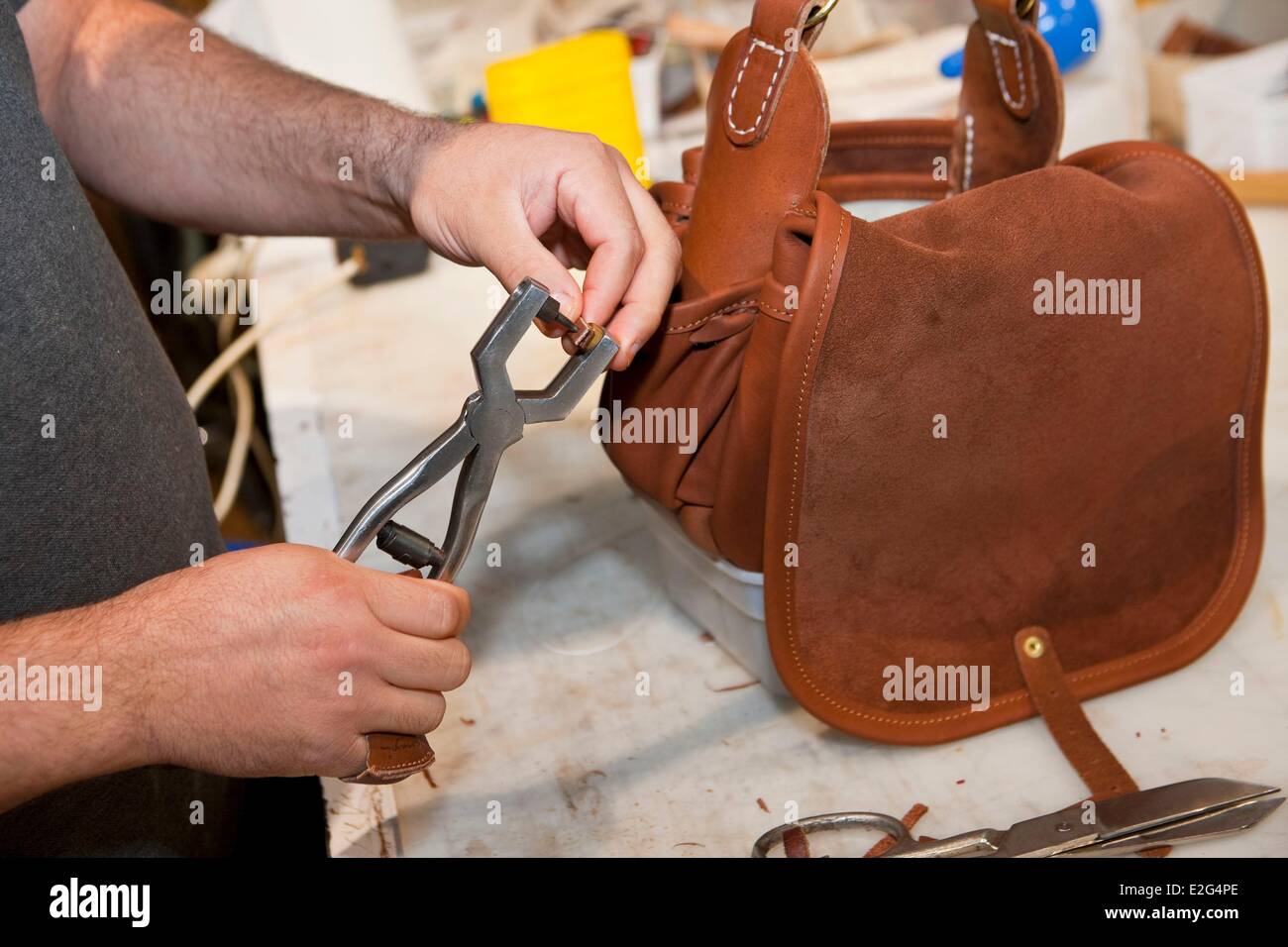 Frankreich Aveyron Layrolle die Herstellung Shop Tasche des Hirten durch Jean-Pierre Romiguier Stockfoto