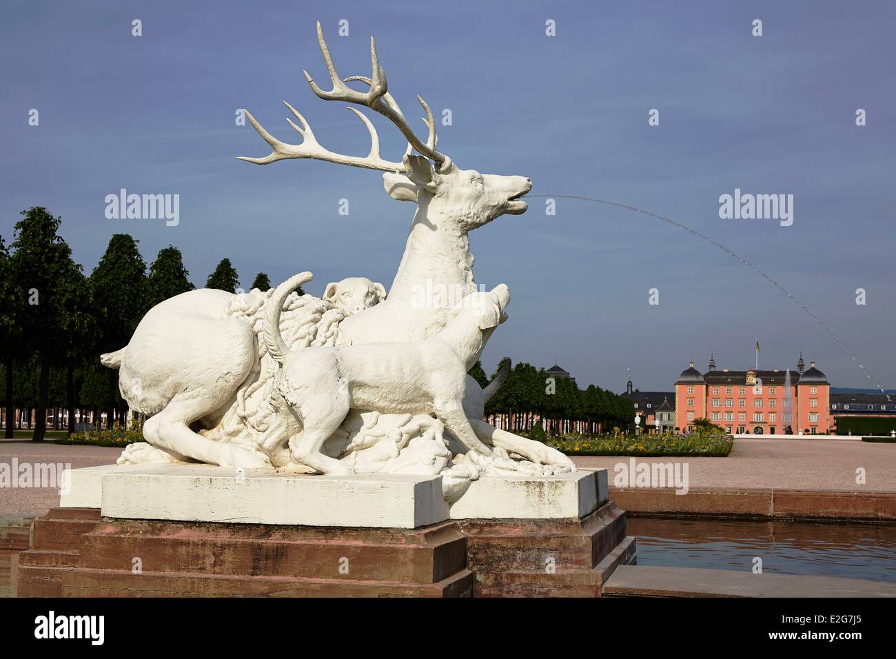 Deutschland Baden Württemberg Schwetzinger Schloss und seinen Garten Statue als Symbol für die Jagd auf Hirsche Stockfoto