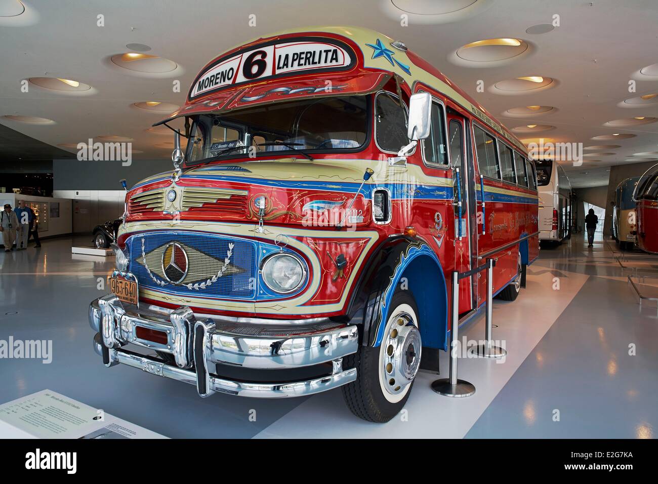 Deutschland Baden Württemberg Stuttgart Mercedes-Benz Museum Galerie der Reisenden Mercedes Benz LO 1112 Bus aus dem Jahr 1969 Stockfoto