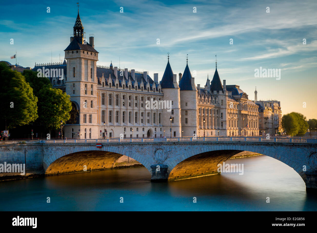 Die Conciergerie, Pont au Change und Seine, Paris Frankreich Stockfoto