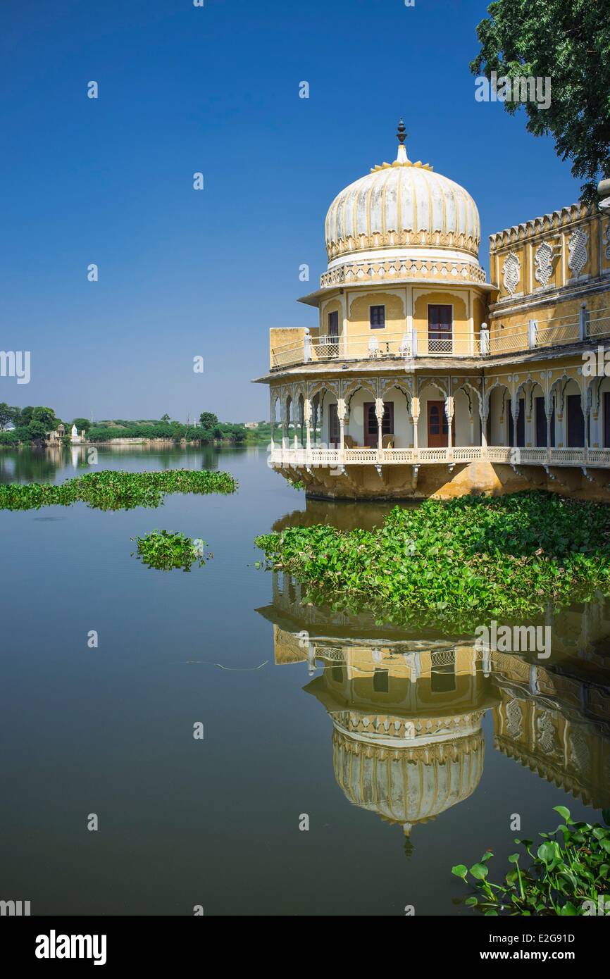 Indien Rajasthan State Kishangarh diente der Phool Mahal Palast am Ufer des Gundalao Sees im Jahre 1870 gebaut als das royal Stockfoto