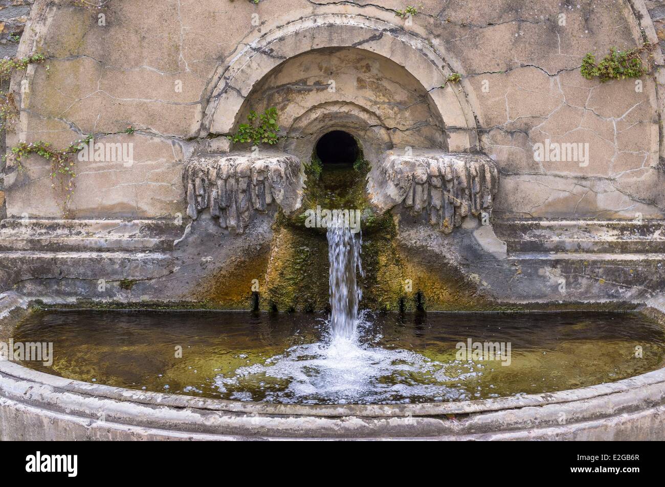 Frankreich Rhone das Dorf von Saint-Romain-au-Mont-d ' or des Monts d ' or Shell Brunnen aus dem 20. Jahrhundert Stockfoto