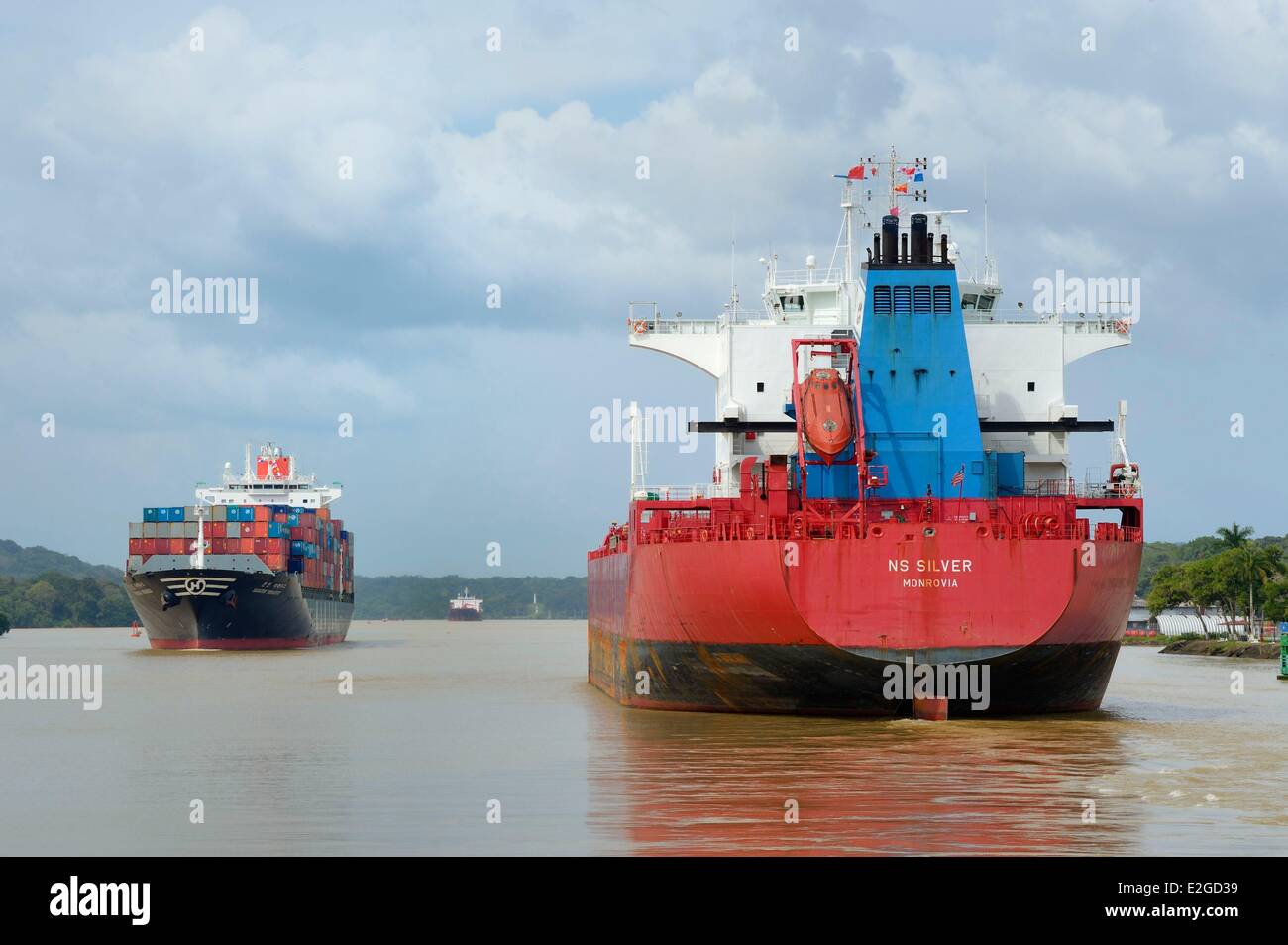 Panama-Panama-Kanal bei Gamboa Koreanisch Panamax Behälter cargo Stockfoto