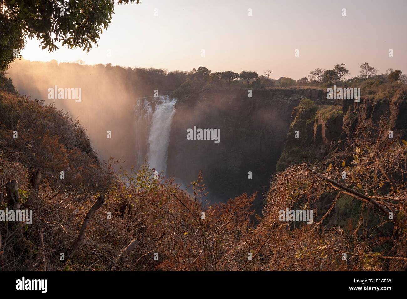 Zimbabwe Viktoriafälle Victoriafälle am Sambesi, die von der UNESCO als Welterbe gelistet Stockfoto