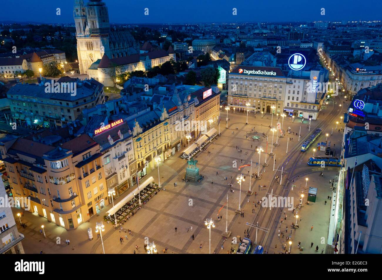 Kroatien Zagreb Jelacic (Jelacica) Platz und Kathedrale Stockfoto