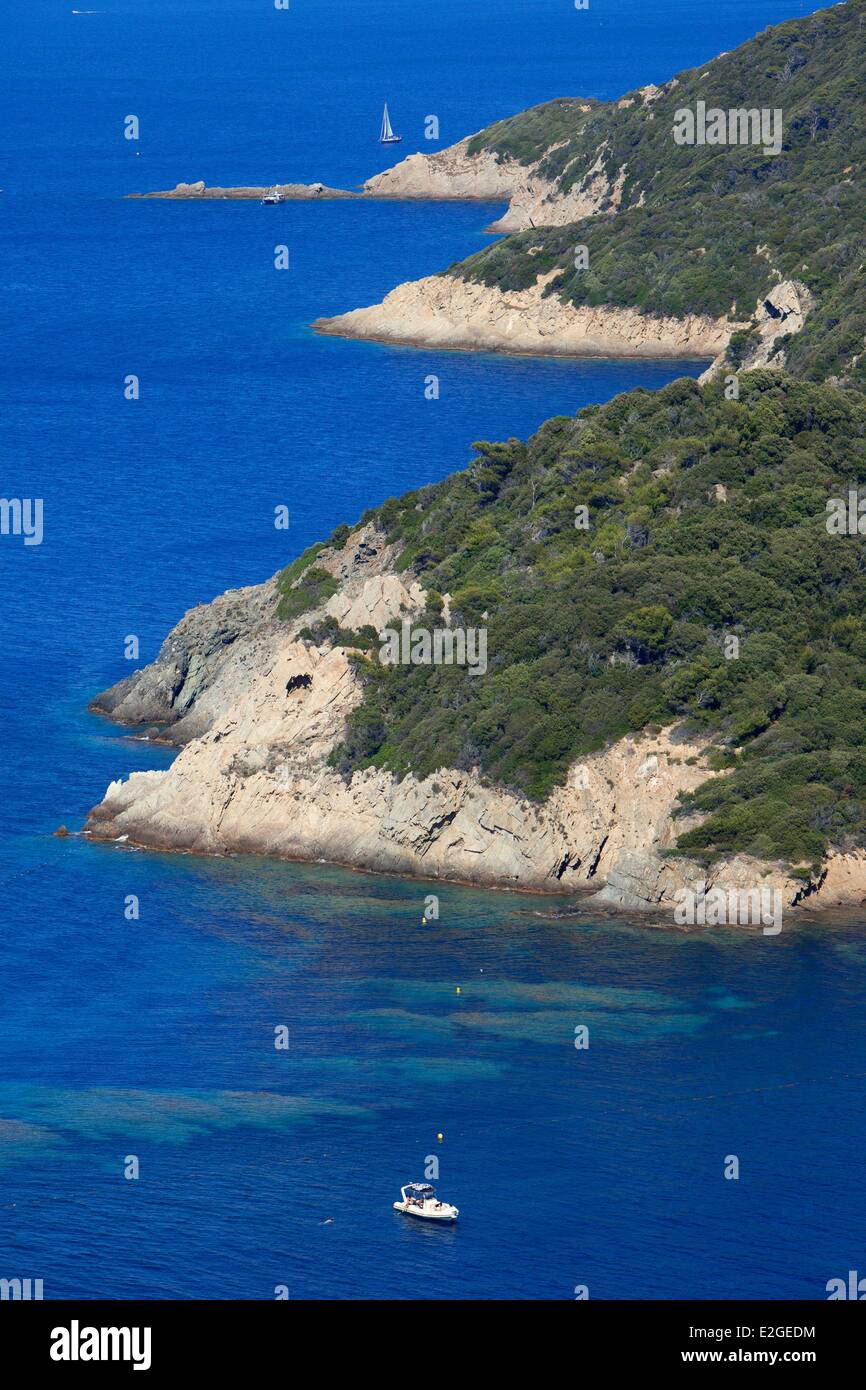 Frankreich Var Hyeres Inseln National Park von Port Cros Insel Port Cros berry Palud Tipp der Galeere im Hintergrund Stockfoto