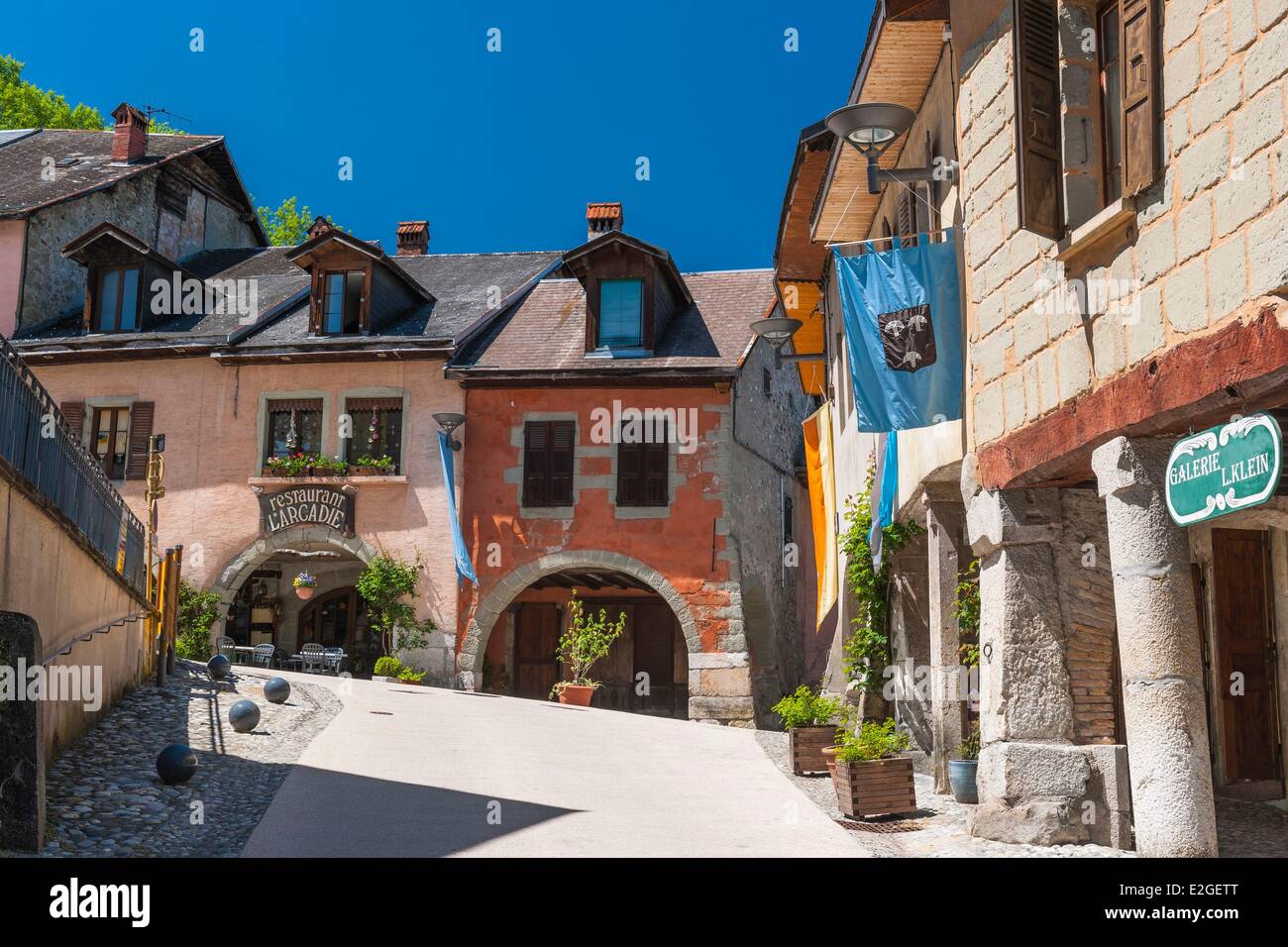 Frankreich-Haute-Savoie Alby Sur Cheran ist bekannt für seine Altstadt mit ihren Arkaden Häusern Stockfoto