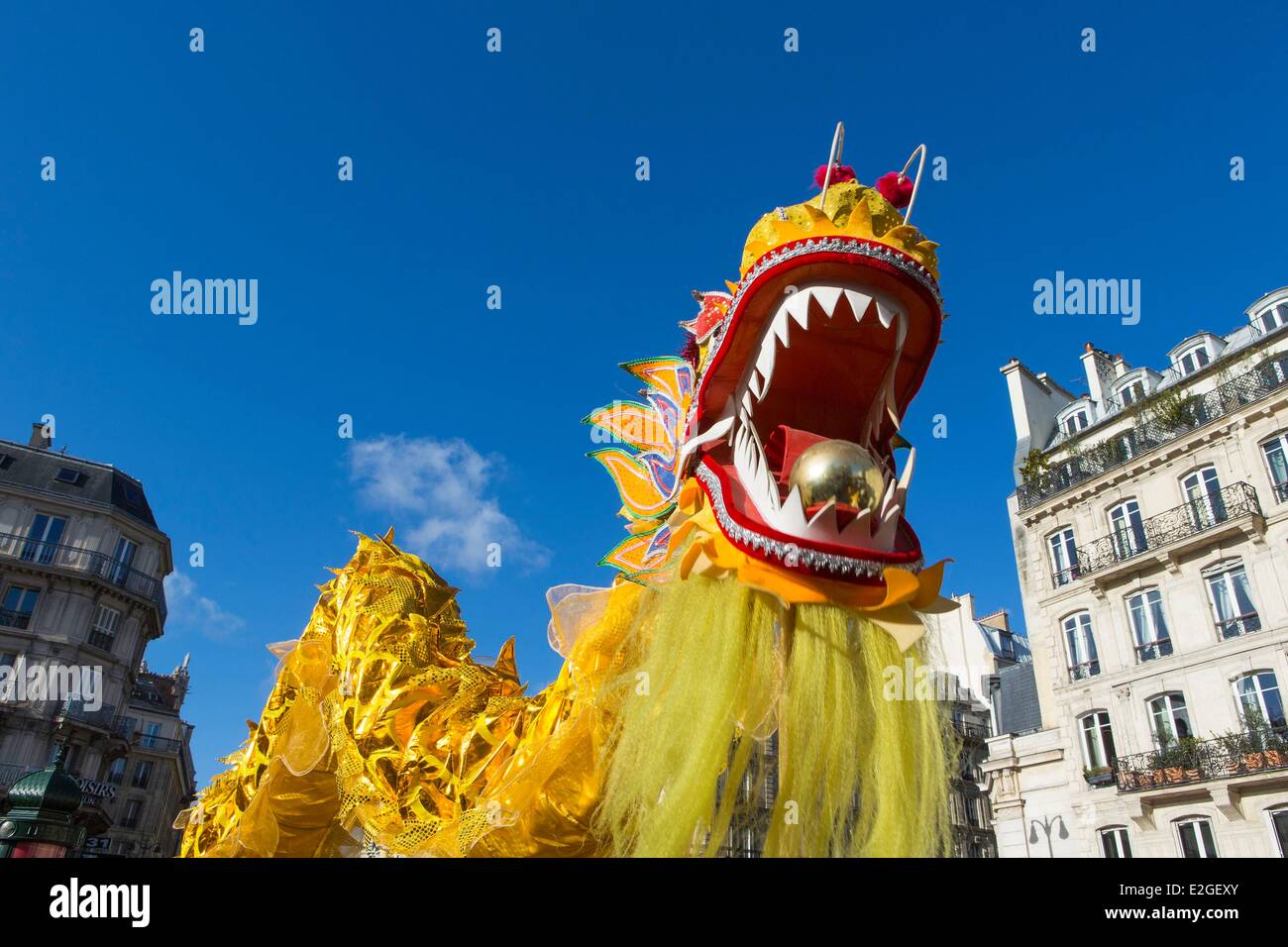 Frankreich Paris Dragoner des chinesischen Neujahrs Parade am Place de l ' Hotel de Ville Stockfoto