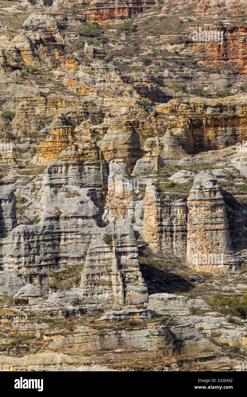 Madagaskar Isalo Nationalpark Landschaftsbild des Sandstein-Massivs Wild Erosion durch Wind und Regen Stockfoto