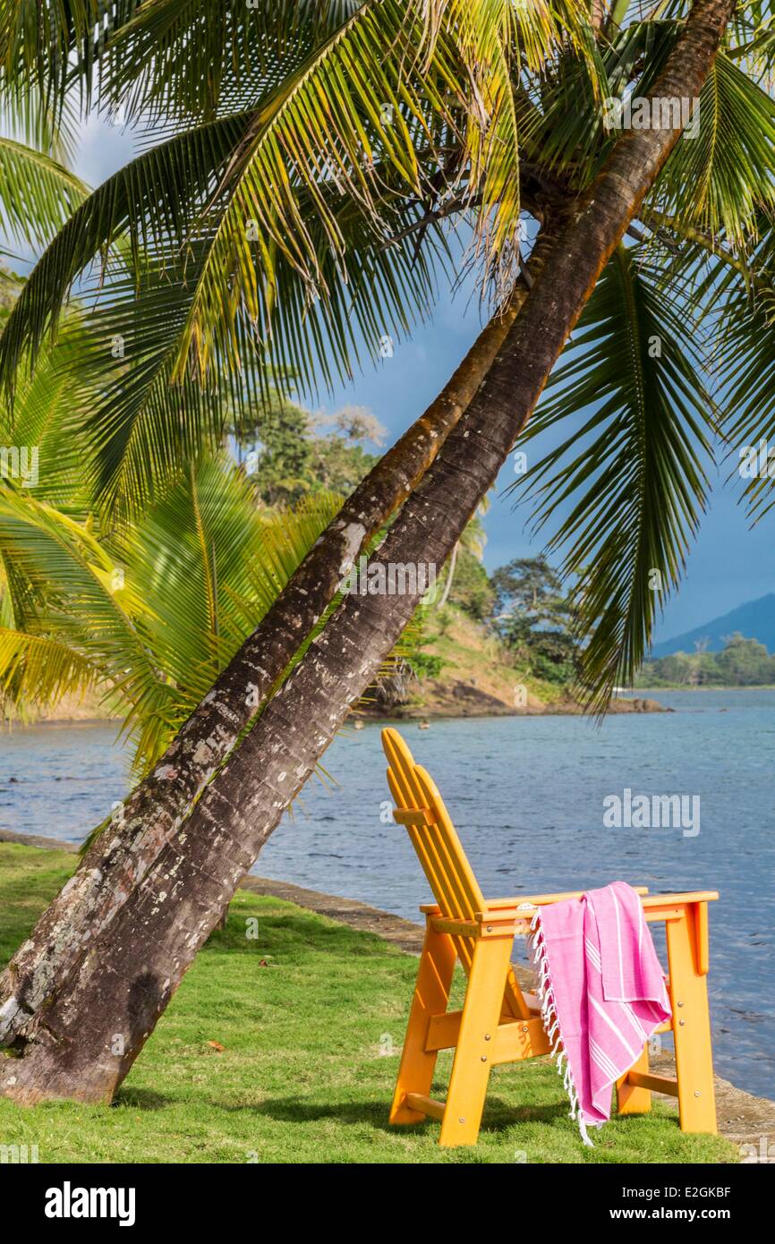 Panama Doppelpunkt Provinz Portobelo charmant und El Otro Lado Luxus Stuhl neben Bucht Stockfoto