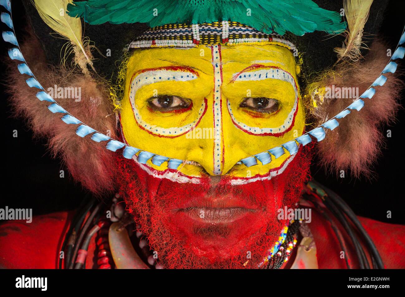 Papua-Neu-Guinea Hela Provinz Region von Tari Dorf Kobe Dumbiali Tiawe kleiden sich in traditionelle Huli-Stamm Stockfoto