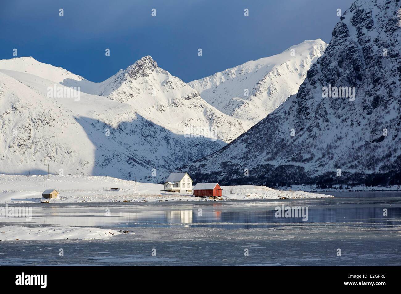 Norwegen-Lofoten-Inseln Flakstadoya isolierte Angeln Haus Stockfoto