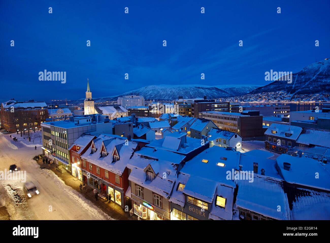 Tromso Norwegen Troms Stadt im Winter bei Nacht Stockfoto