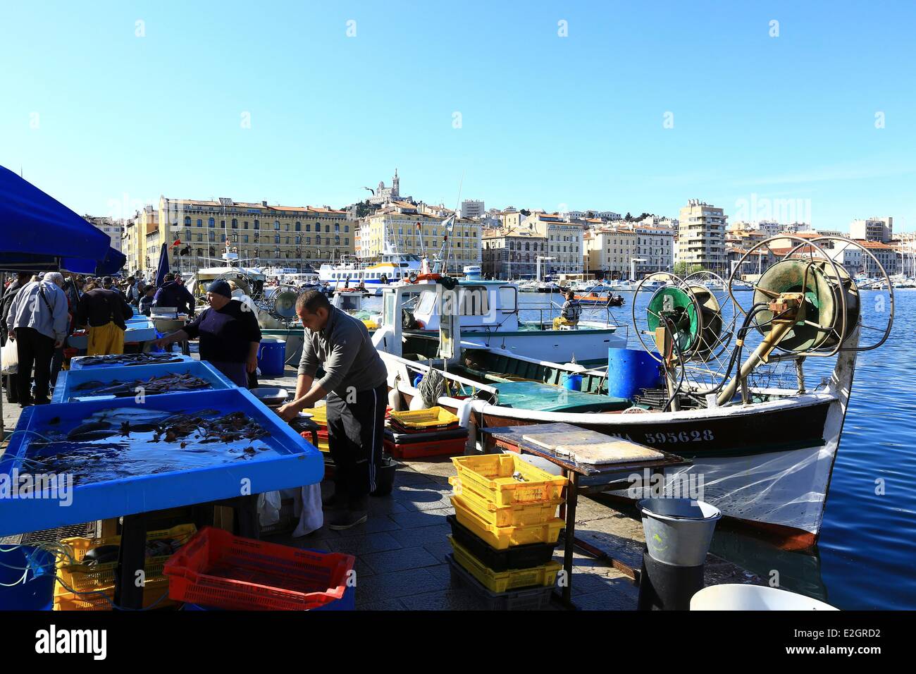Bouches du Rhone in Frankreich Marseille Kulturhauptstadt 2013 Kultur Vieux Port Quai De La Fraternité Fischmarkt Stockfoto