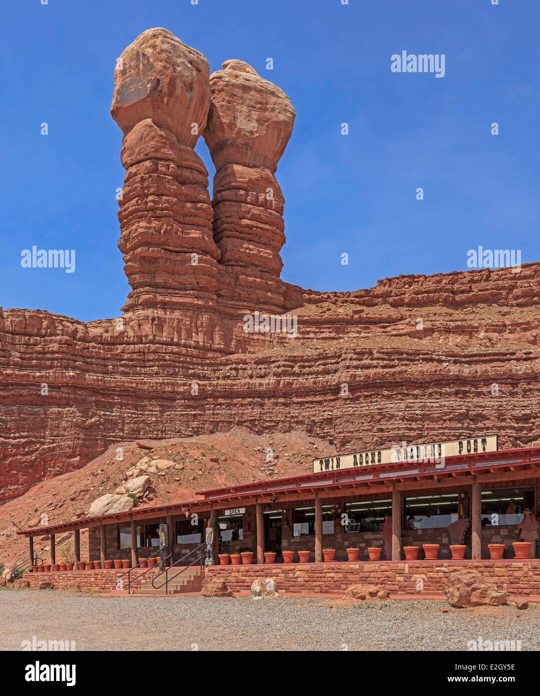 Vereinigten Staaten Utah Colorado Plateau Four Corners Gegend Twin Rocks Trading Post in der Nähe von Bluff Stockfoto