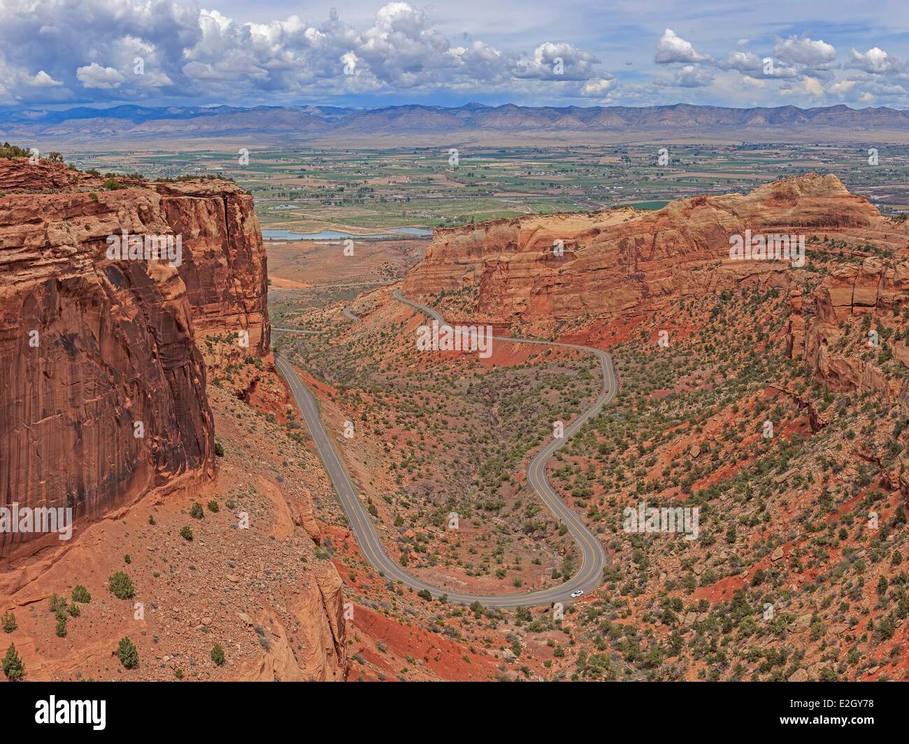 Vereinigten Staaten Colorado Colorado Plateau Colorado National Monument in der Nähe von Grand Junction Blick über Fruita Canyon und West Eingang road Stockfoto