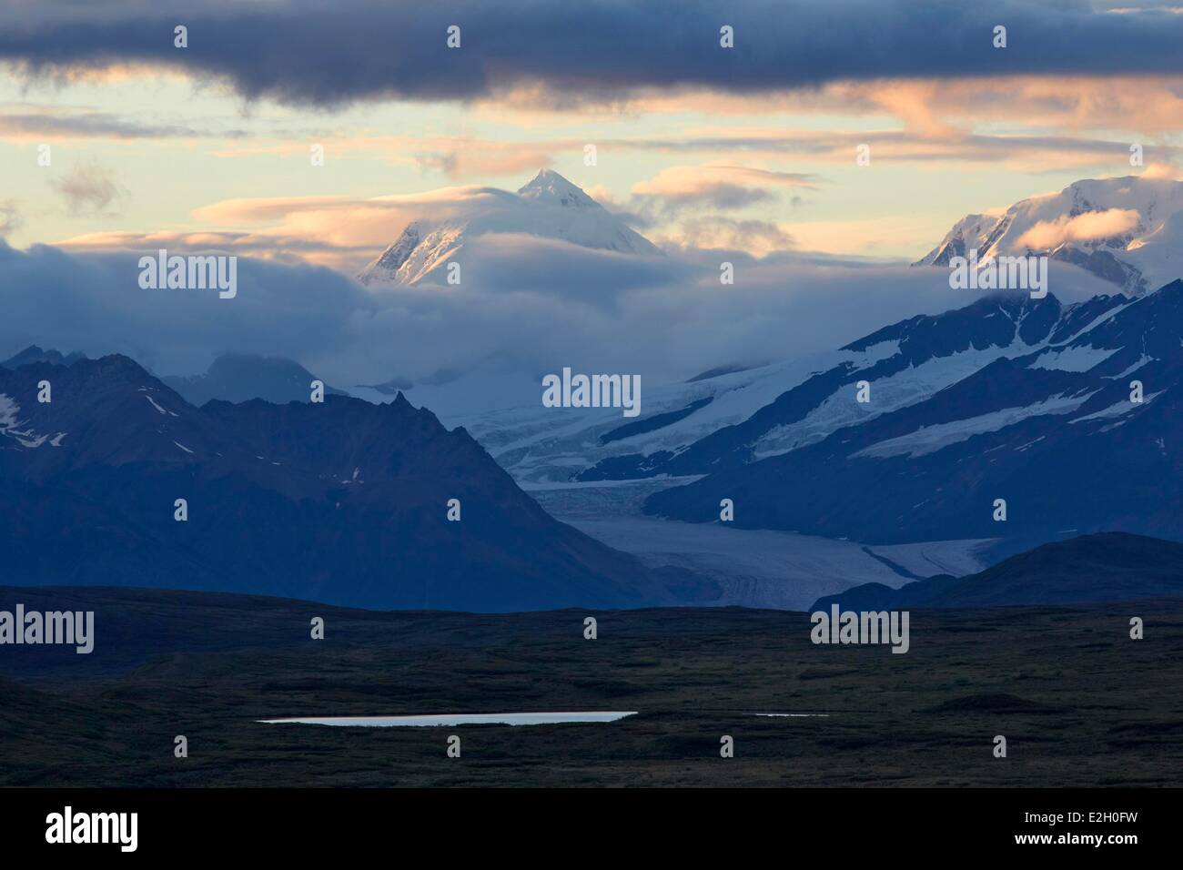 Vereinigte Staaten Alaska Sonnenaufgang am Denali Highway Berge Stockfoto