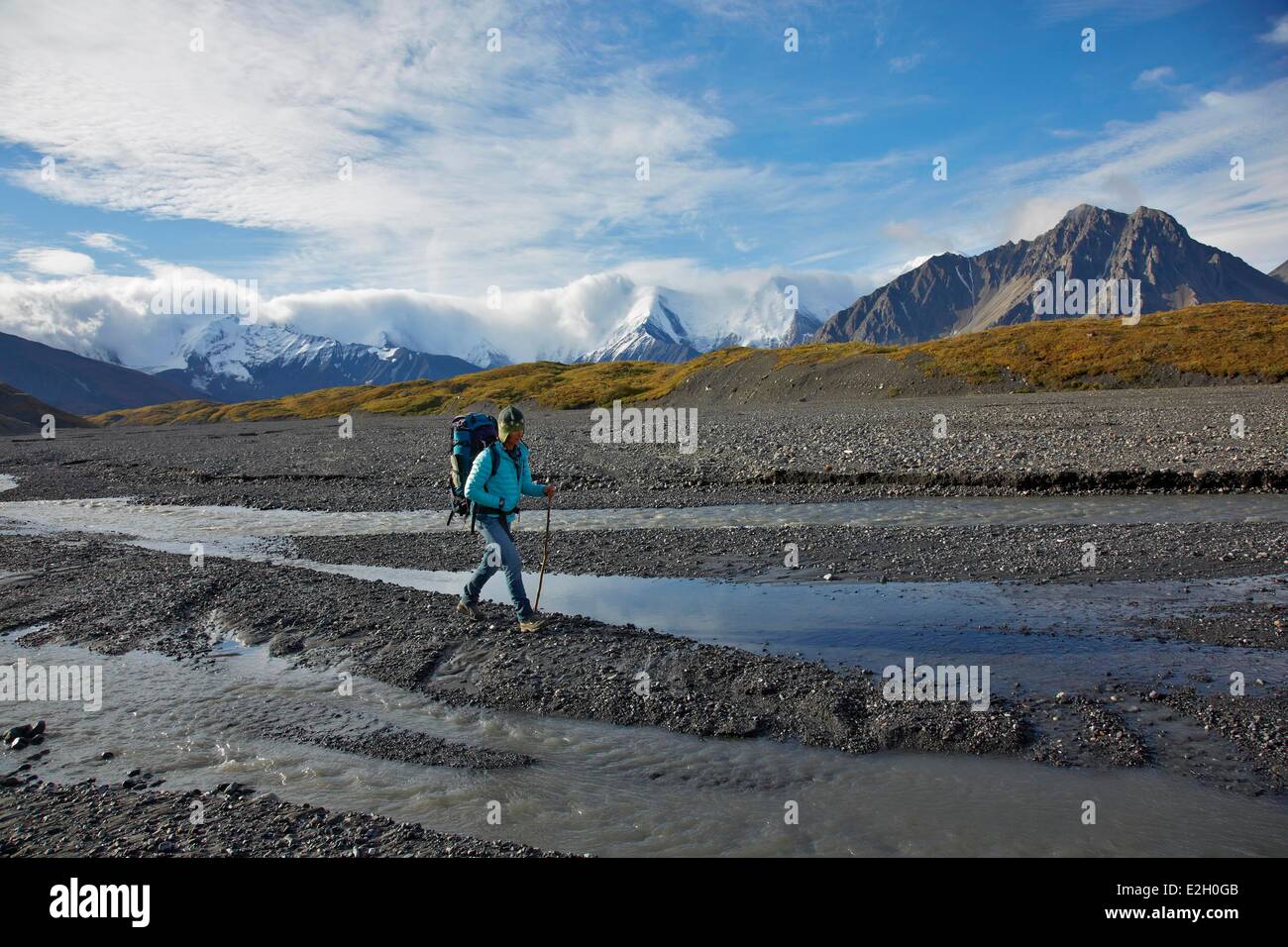 Vereinigte Staaten Alaska Denali Nationalpark Mount McKinley Wandern in Glacier Creek Stockfoto