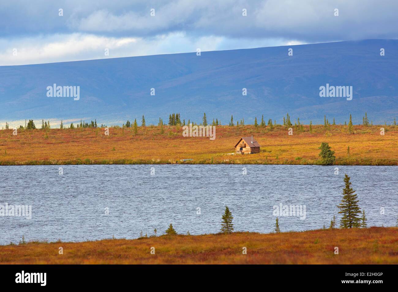 Vereinigte Staaten Alaska Denali National Park-Hütte am Eightmile See Stockfoto