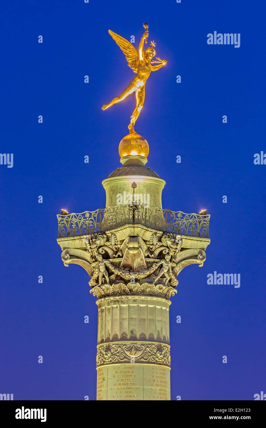 Frankreich Paris Place De La Bastille Genie De La Liberte (Spirit of Freedom) am oberen Rand Juli Spalte (Colonne de Juillet) eine goldene Bronze-Skulptur von Auguste Dumont Stockfoto