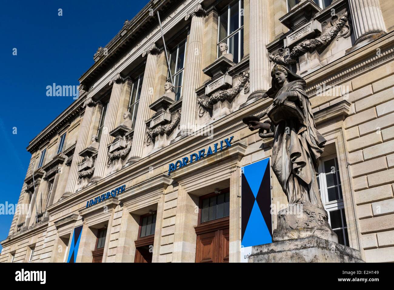 Gegend von Frankreich Gironde Bordeaux aufgeführt Welterbe von UNESCO-Fassade der Universität Bordeaux Segalen menschlichen Wissenschaften Place De La Victoire Stockfoto