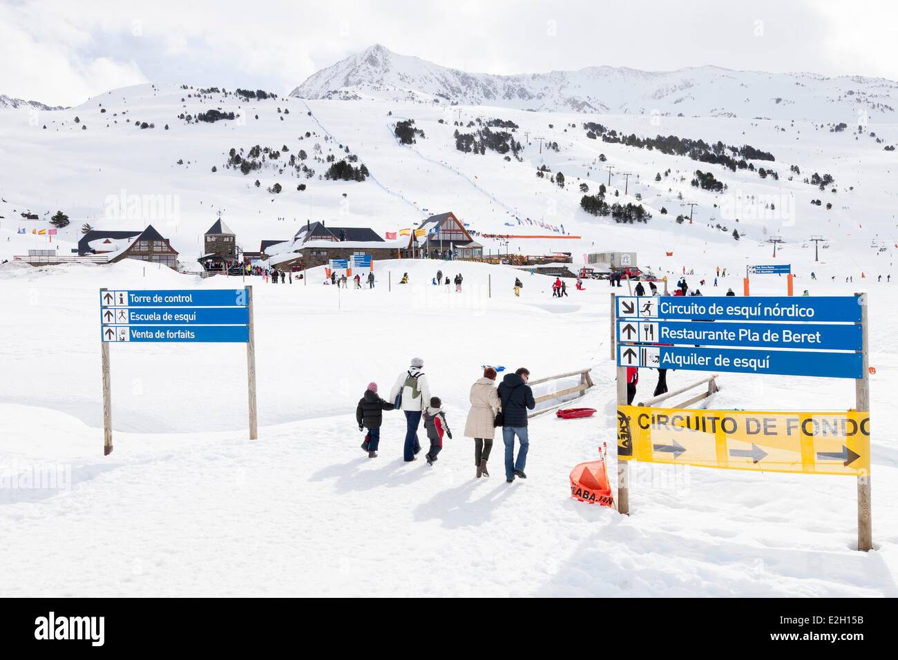 Spanien-Katalonien-Lleida Provinz Aran Tal Wintersportort Baqueira-Beret Stockfoto
