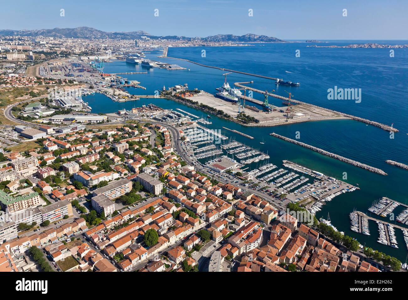 Bouches du Rhone in Frankreich Marseille europäische Hauptstadt der Kultur 2013 16. Bezirk Grand Port Maritime de Marseille oder GPMM Osten Basin Marina Estaque (Luftbild) Stockfoto