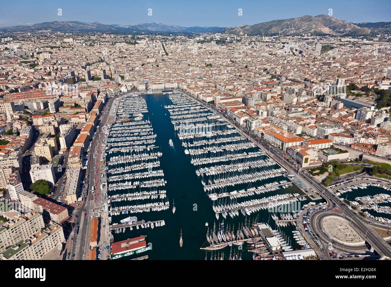 Bouches du Rhone in Frankreich Marseille europäische Hauptstadt der Kultur 2013 1. und 2. Distrikt Vieux Port (Alter Hafen) und Handwerk (Luftbild) Stockfoto