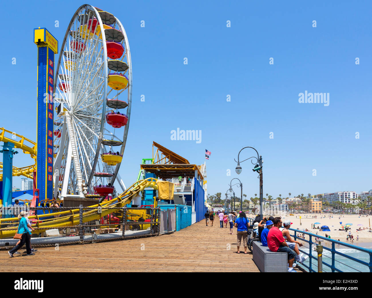 Riesenrad im Pacific Park am Santa Monica Pier, Los Angeles, Kalifornien, USA Stockfoto