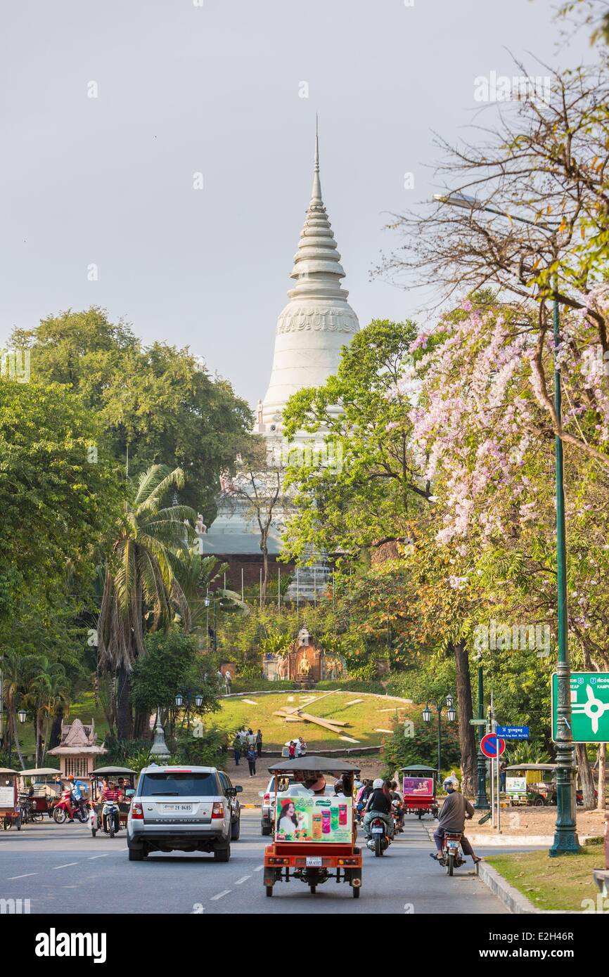 Kambodscha Phnom Penh Phnom Wat (Tempel Berg oder Hügel Tempel) erbaut im Jahre 1373 27m hohen ist größte religiöse Gebäude in Stadt Stockfoto
