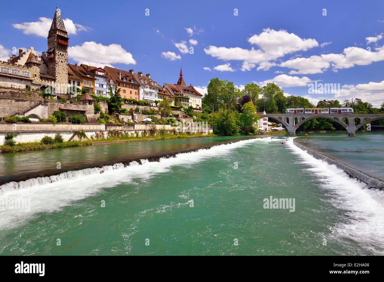 Bremgarten an der Reuss, Reussbrücke Brücke mit Eisenbahn auf der Rückseite, Bremgarten, Kanton Aargau, Schweiz Stockfoto