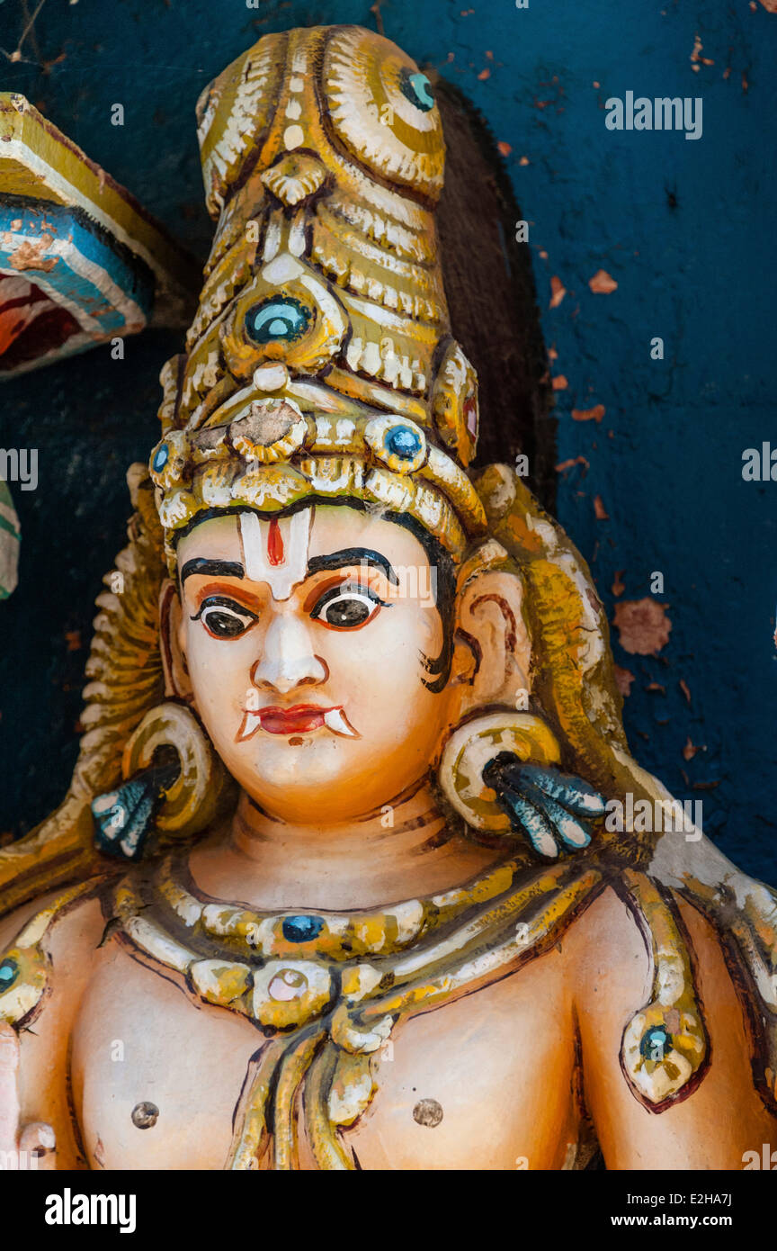Bunte Hindu Statue, Srirangam Tempel-Komplex, Tiruchirappalli, Tamil Nadu, Indien Stockfoto