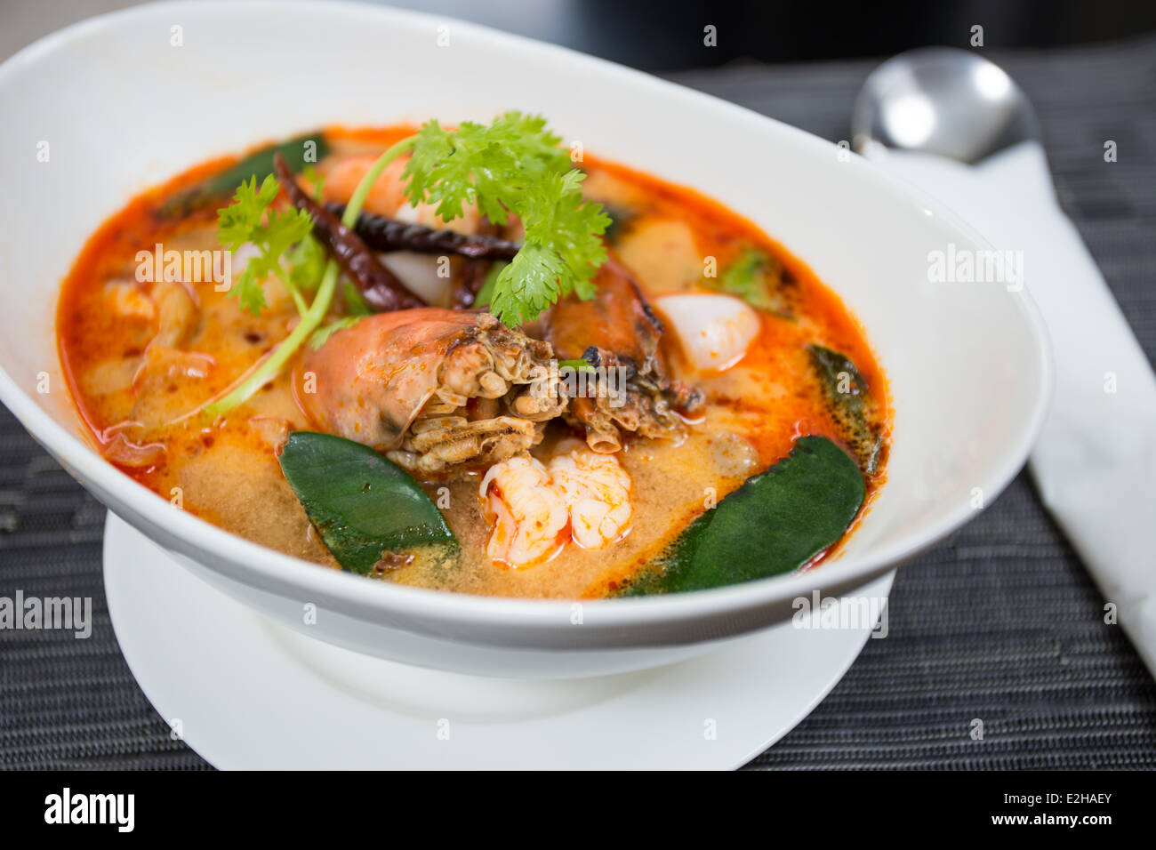 Tom Yum Kung-Thai scharf-saure Suppe. Es hat auf der ganzen Welt populär gemacht wurde. Stockfoto
